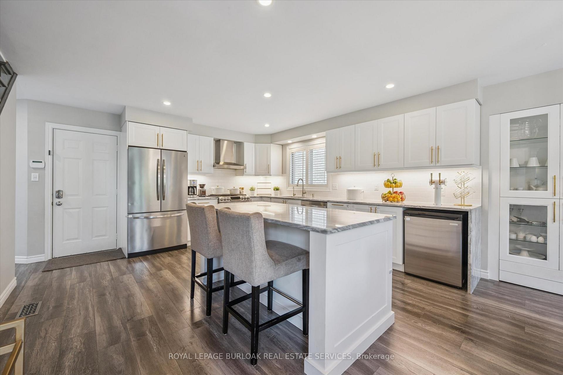 Photo 14 of 38 Surrey Drive, Hamilton, Meadowlands — HOMEH