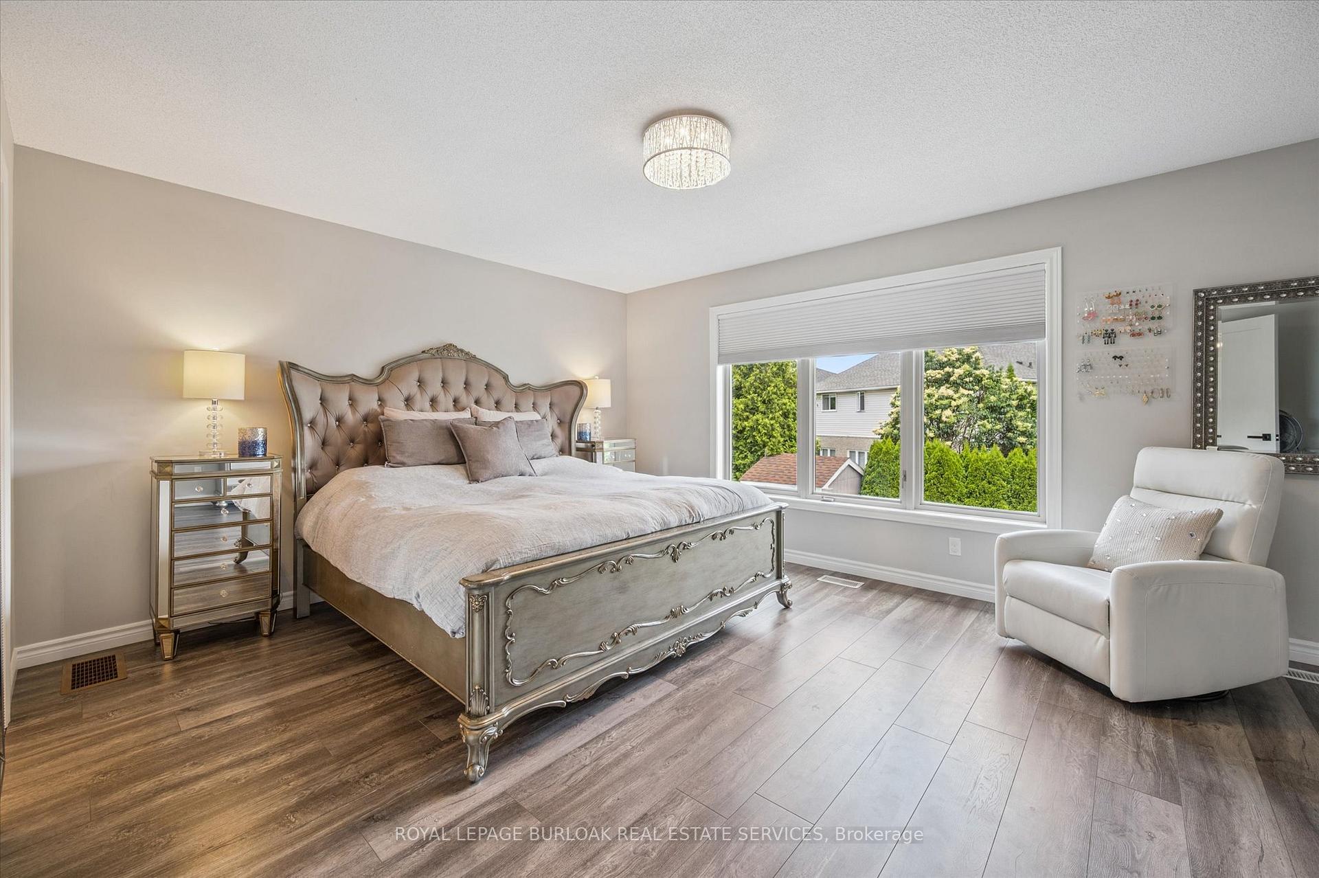 Photo 22 of 38 Surrey Drive, Hamilton, Meadowlands — HOMEH