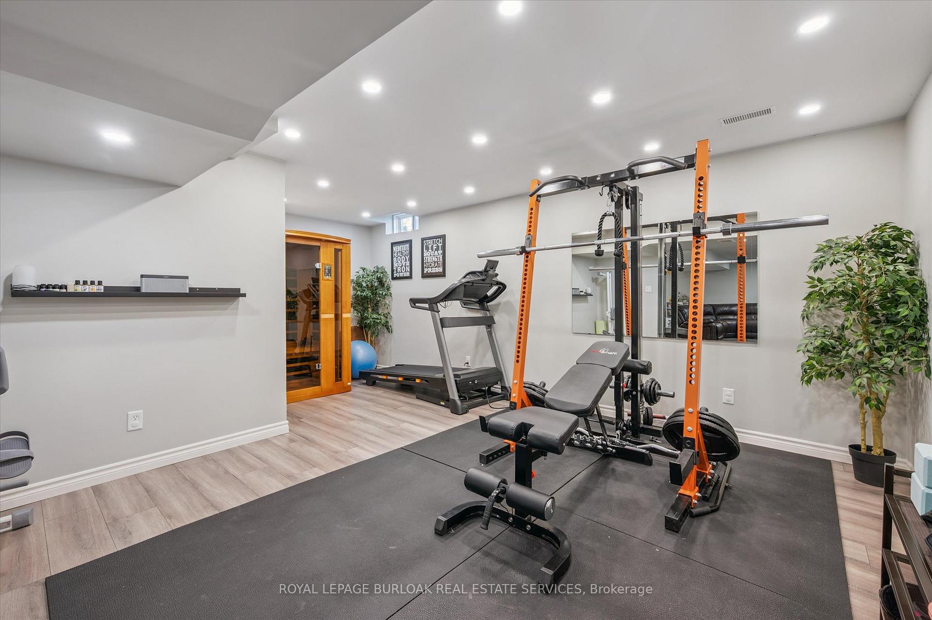 Photo 41 of 38 Surrey Drive, Hamilton, Meadowlands — HOMEH
