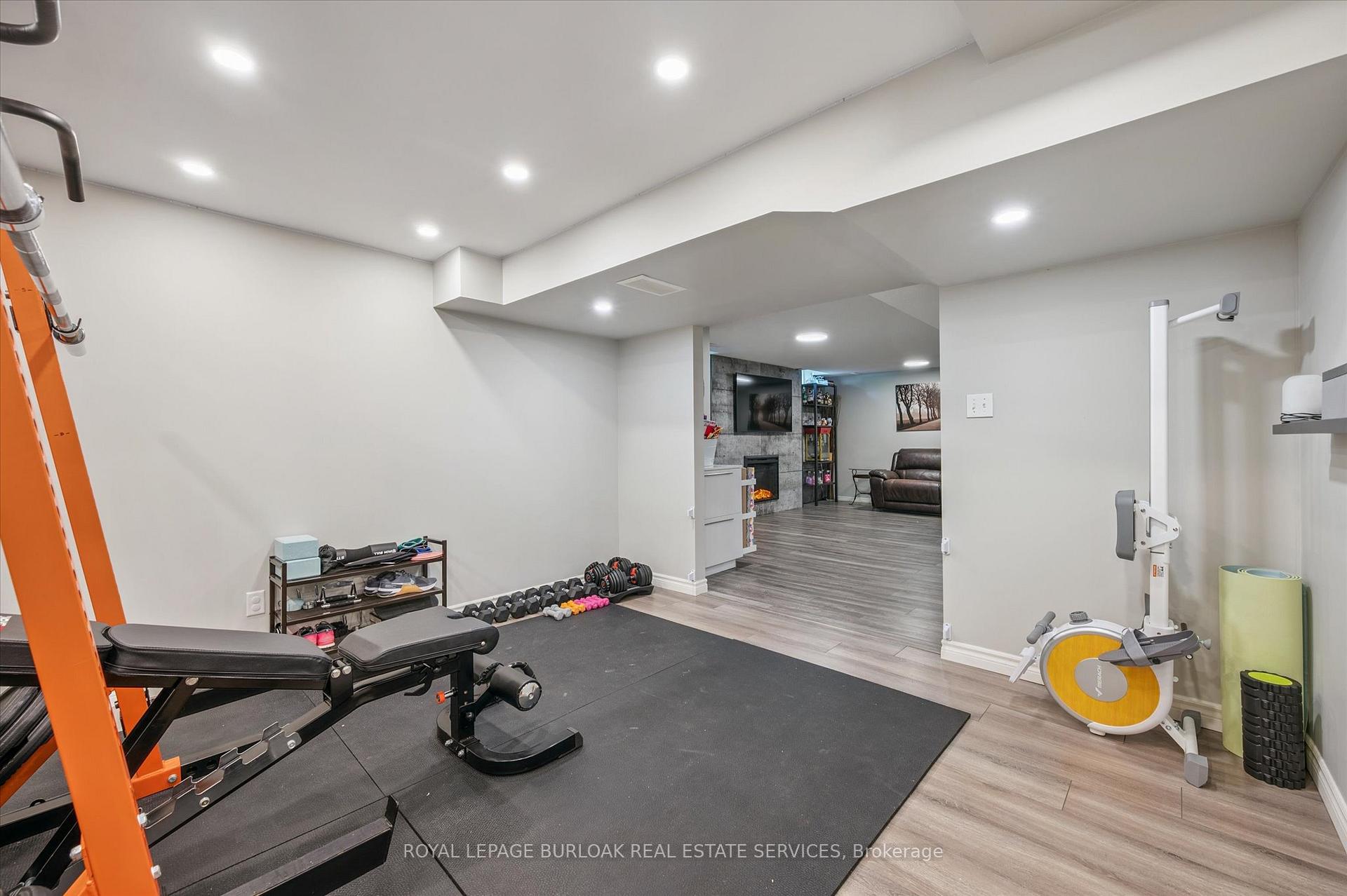 Photo 47 of 38 Surrey Drive, Hamilton, Meadowlands — HOMEH
