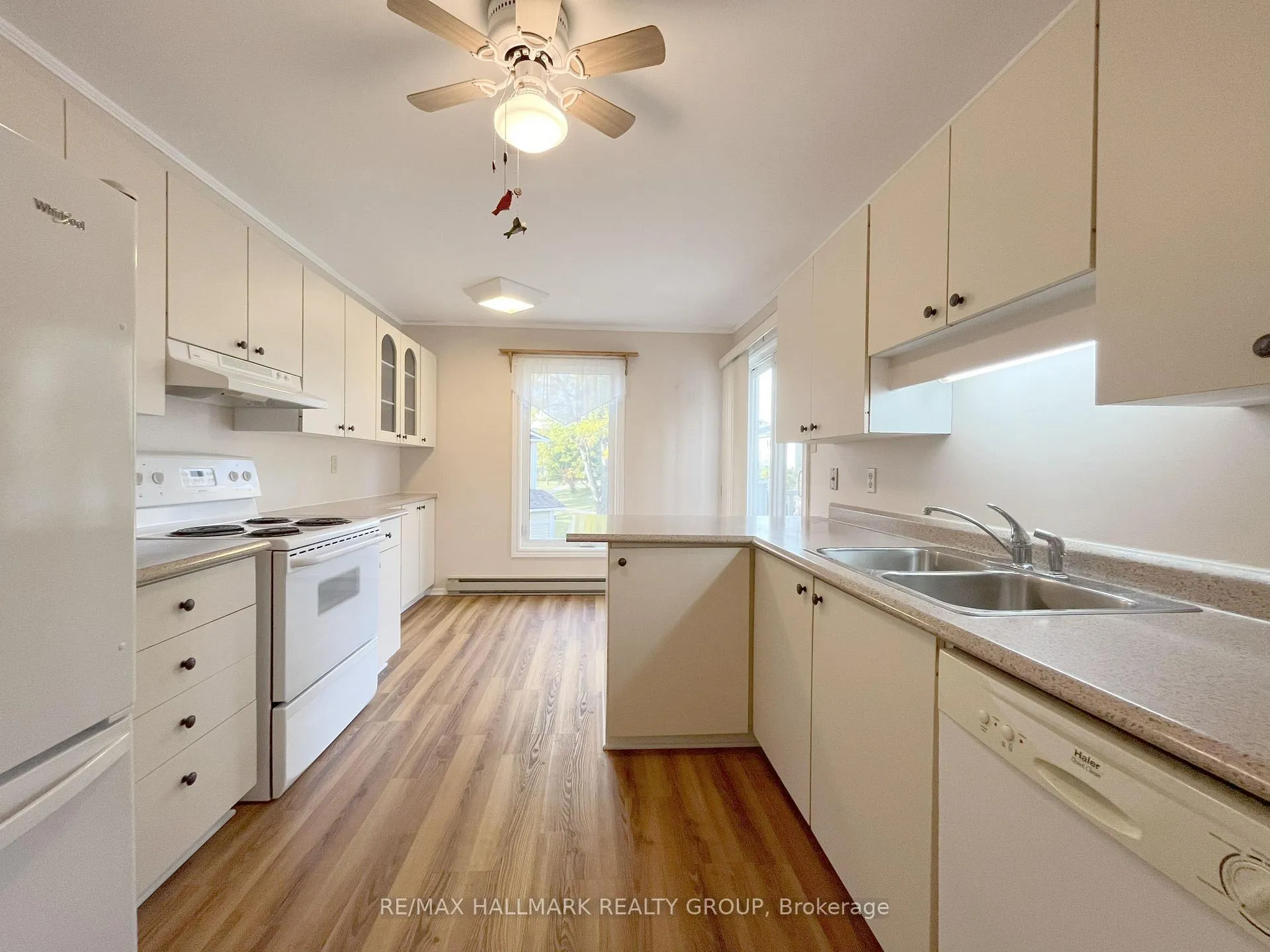 Photo 9 of Unit 72, 218 D Equestrian Drive, Ottawa, Kanata - Bridlewood — HOMEH