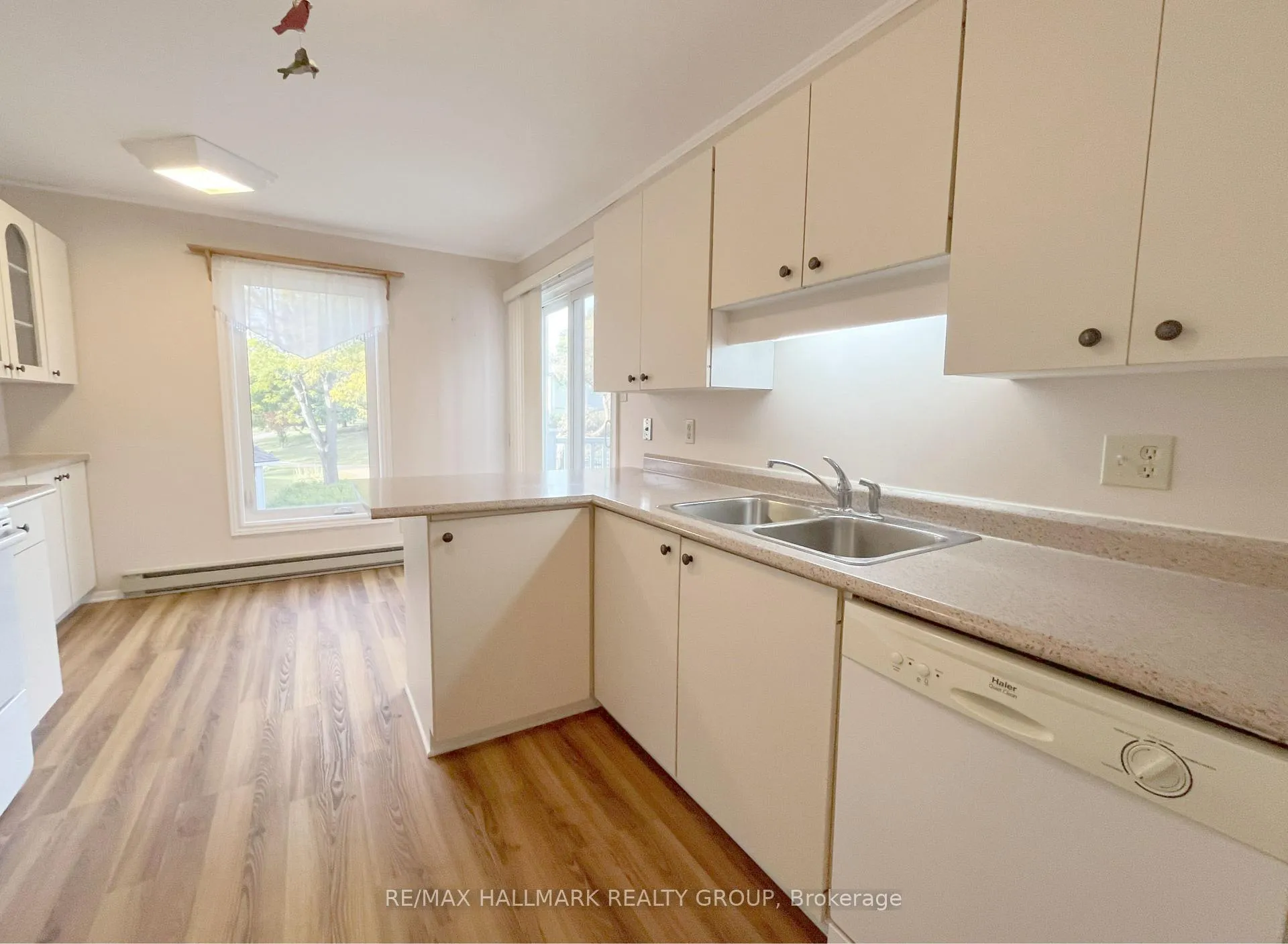 Photo 12 of Unit 72, 218 D Equestrian Drive, Ottawa, Kanata - Bridlewood — HOMEH