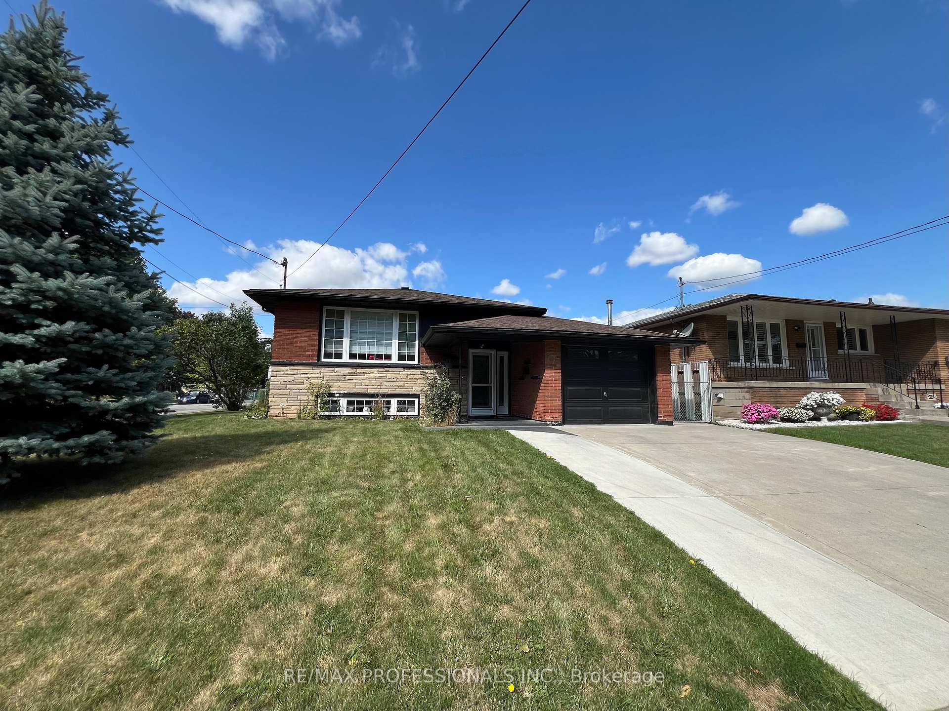 Photo 1 of 27 Riverdale Drive, Hamilton, Riverdale — HOMEH