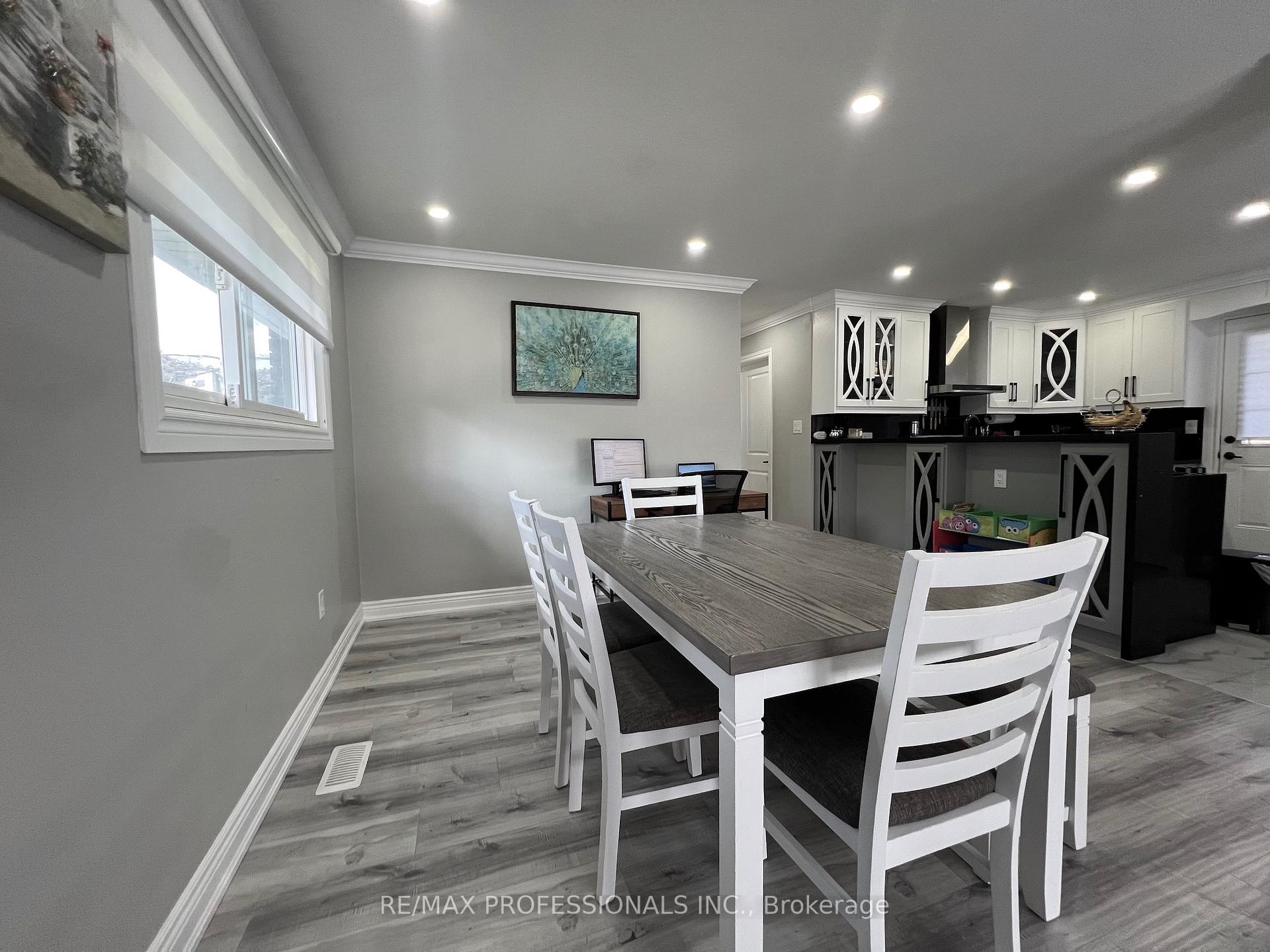 Photo 20 of 27 Riverdale Drive, Hamilton, Riverdale — HOMEH