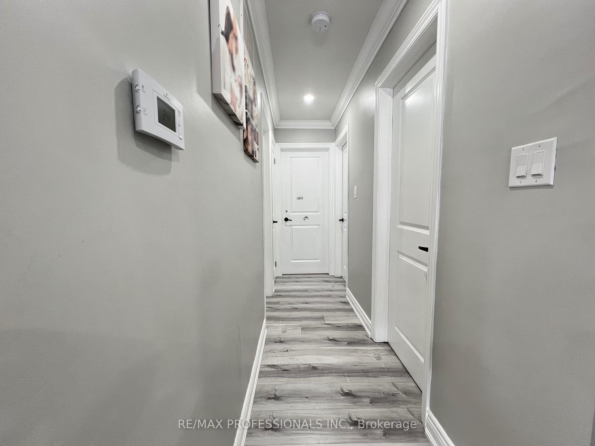 Photo 12 of 27 Riverdale Drive, Hamilton, Riverdale — HOMEH