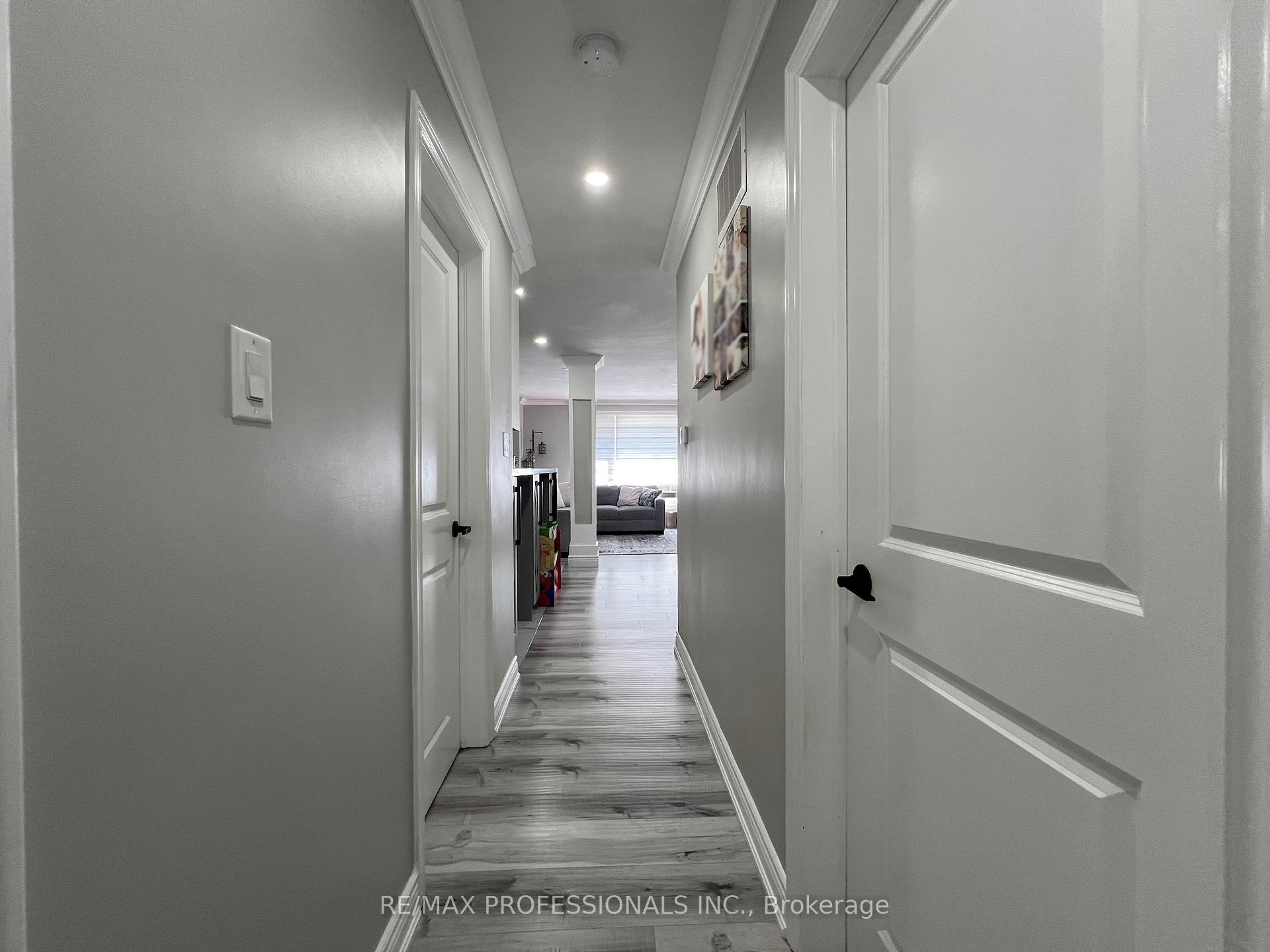 Photo 16 of 27 Riverdale Drive, Hamilton, Riverdale — HOMEH