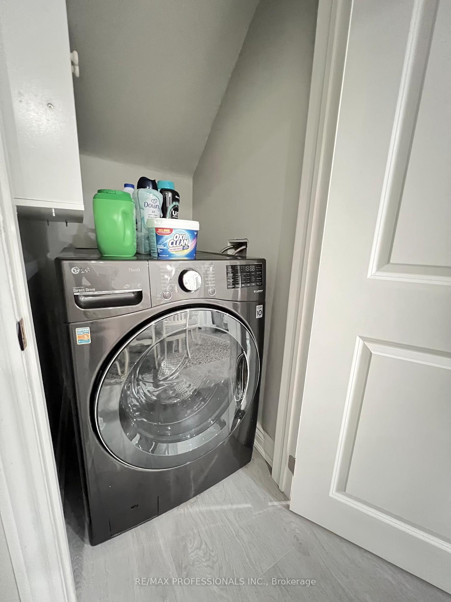 Photo 17 of 27 Riverdale Drive, Hamilton, Riverdale — HOMEH