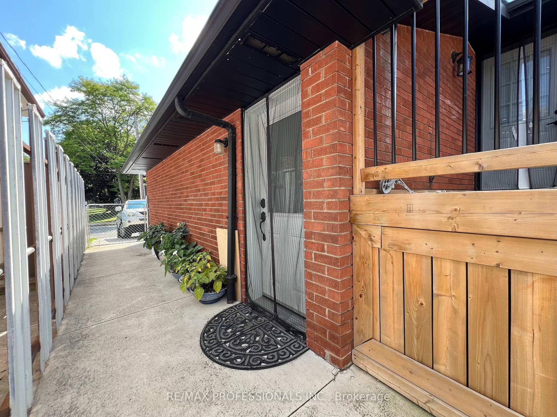 Photo 32 of 27 Riverdale Drive, Hamilton, Riverdale — HOMEH