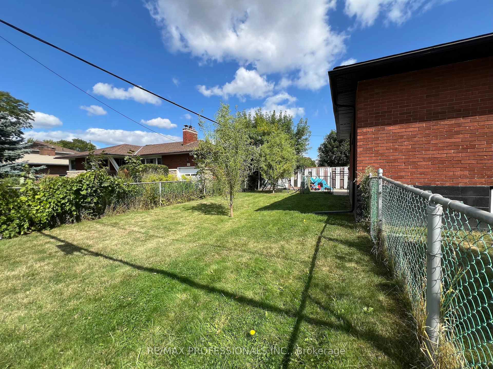 Photo 37 of 27 Riverdale Drive, Hamilton, Riverdale — HOMEH