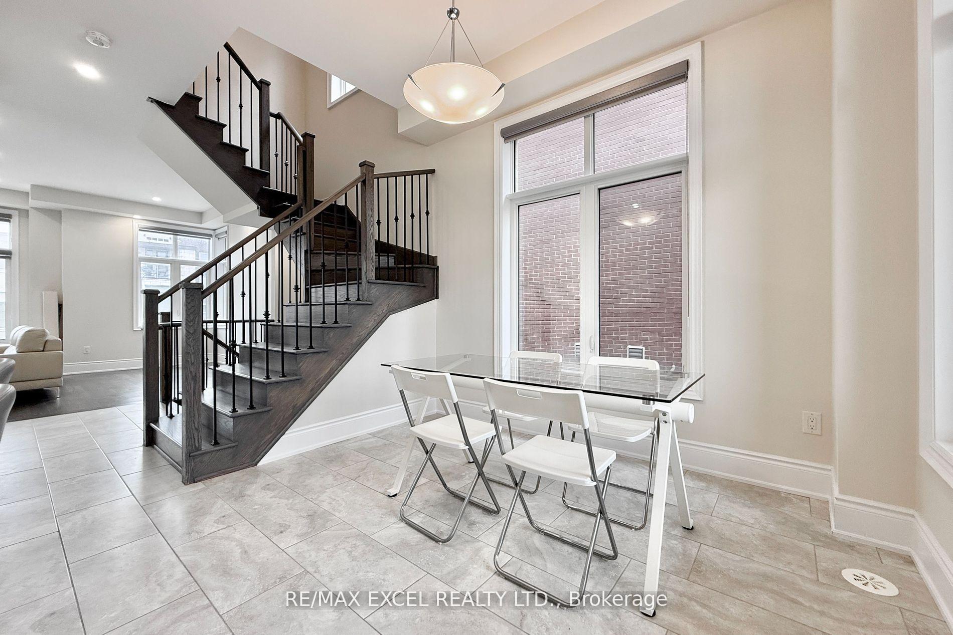 Photo 3 of 12 Aylin Crescent, Vaughan, Patterson — HOMEH
