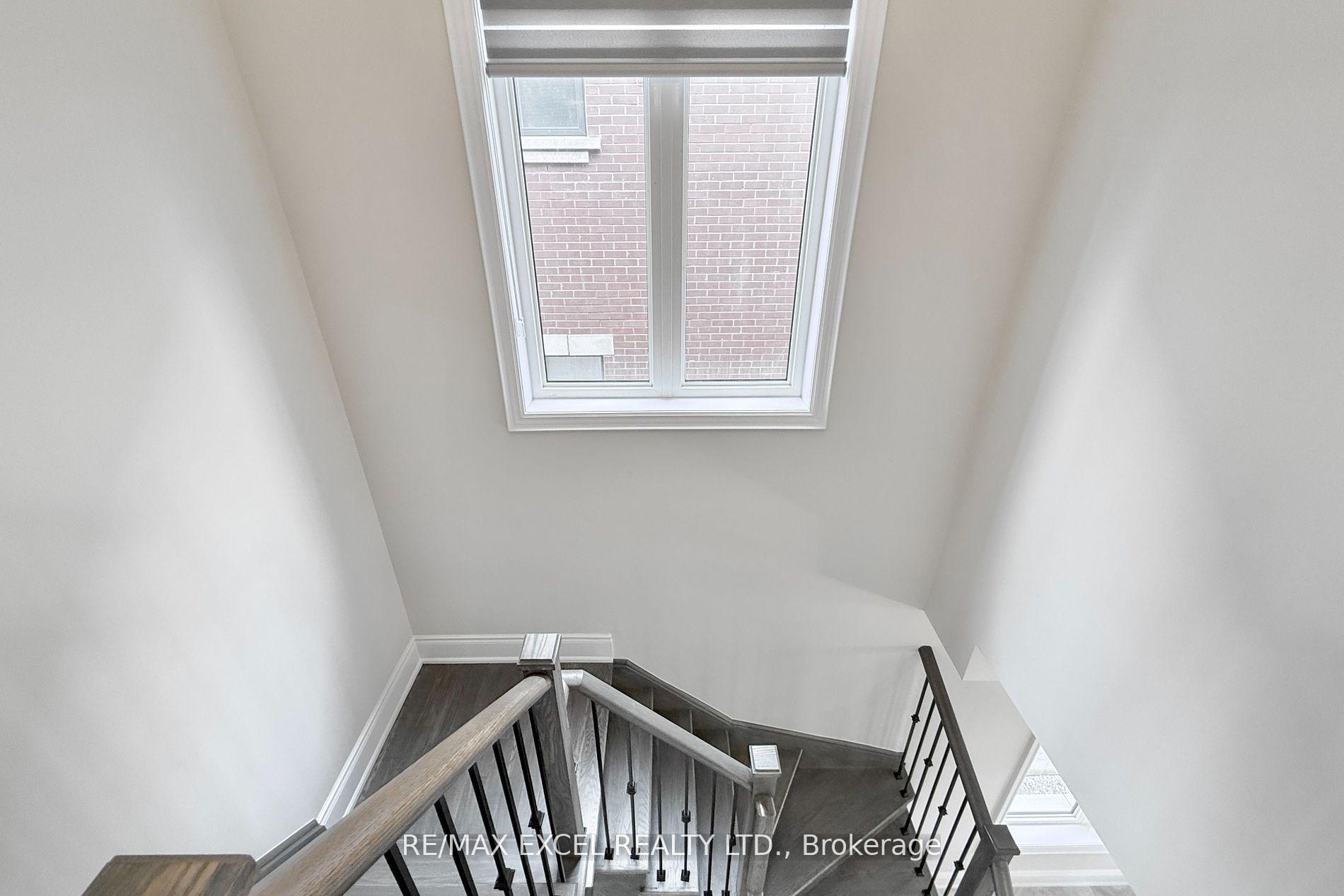 Photo 20 of 12 Aylin Crescent, Vaughan, Patterson — HOMEH