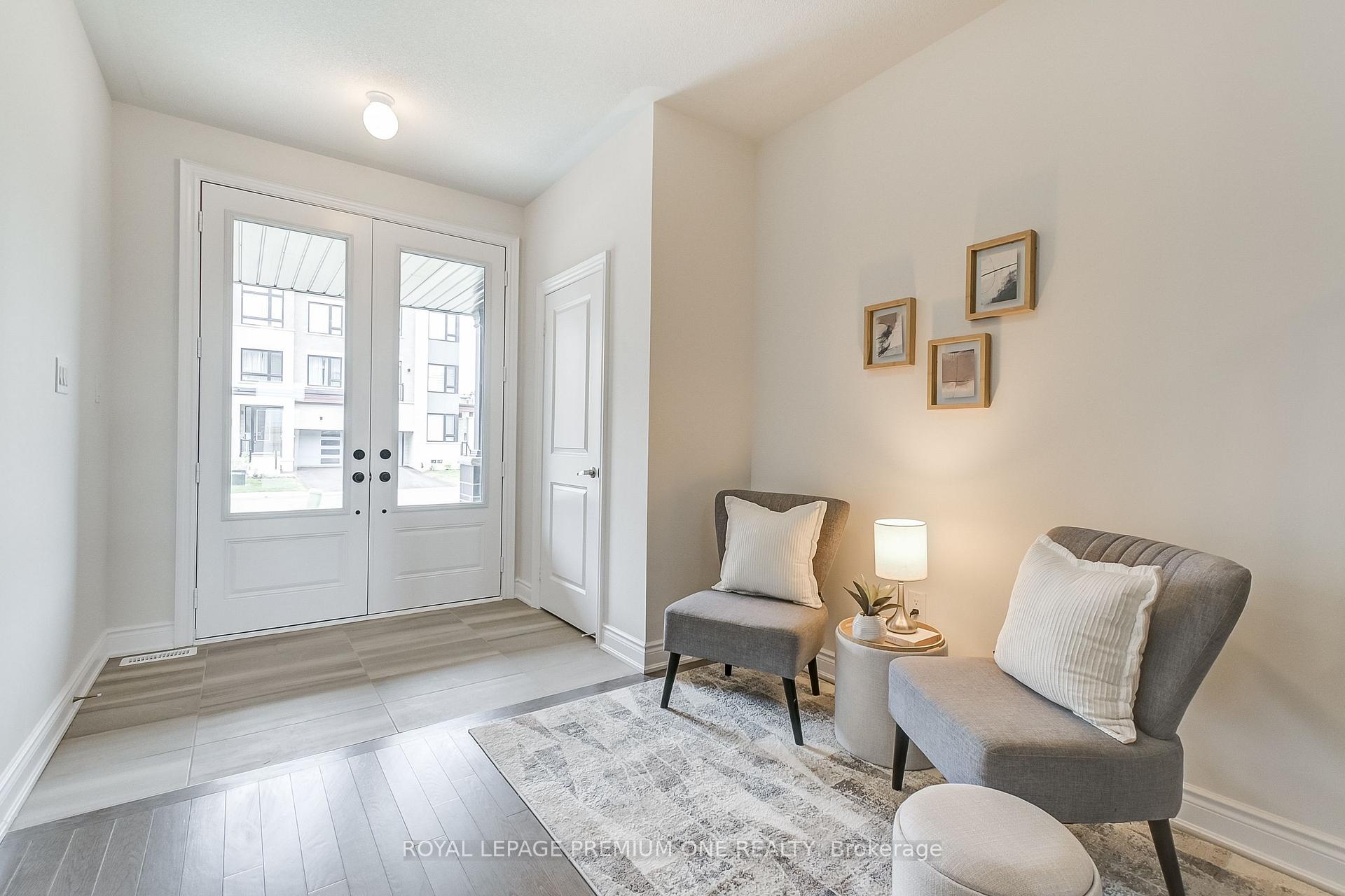 Photo 8 of 137 Tennant Circle E, Vaughan, Vellore Village — HOMEH