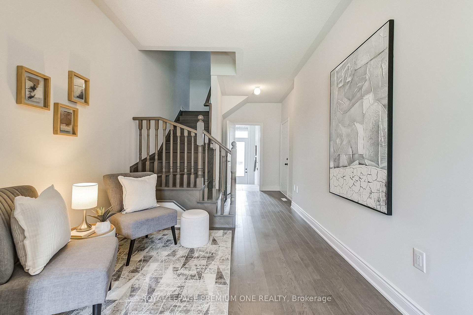 Photo 3 of 137 Tennant Circle E, Vaughan, Vellore Village — HOMEH