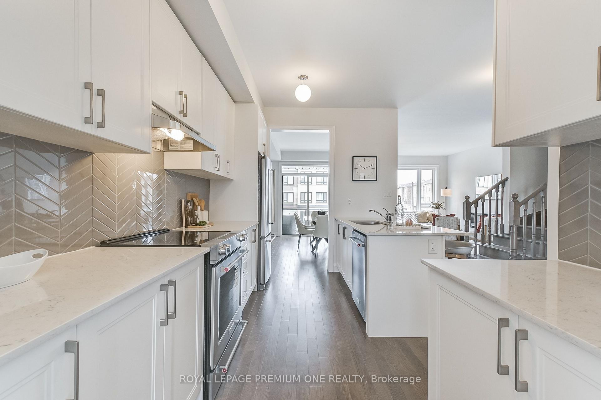 Photo 9 of 137 Tennant Circle E, Vaughan, Vellore Village — HOMEH
