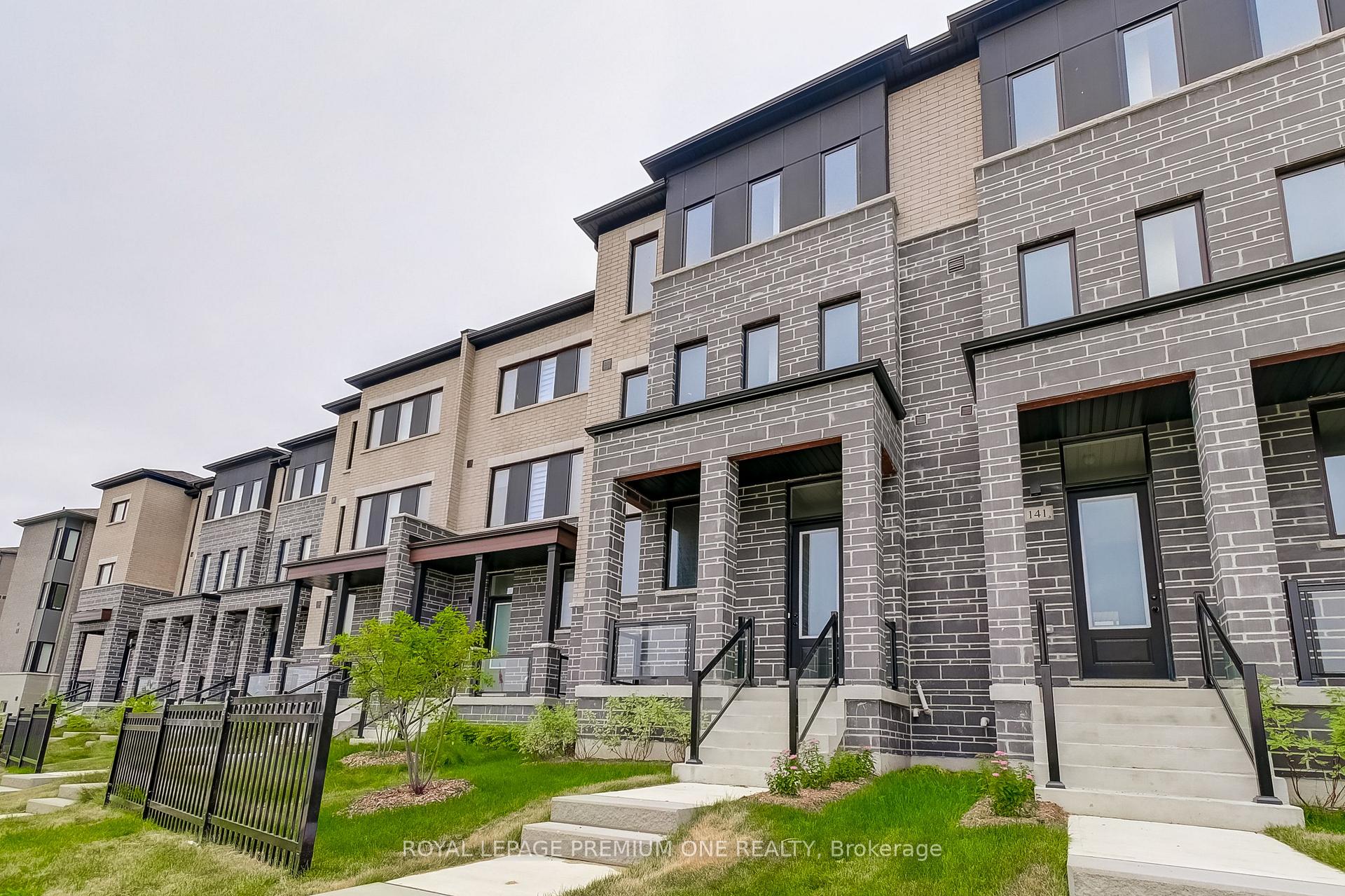 Photo 33 of 137 Tennant Circle E, Vaughan, Vellore Village — HOMEH