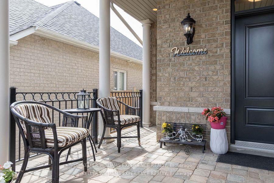 Photo 3 of 124 The Queensway, Barrie, Innis-Shore — HOMEH