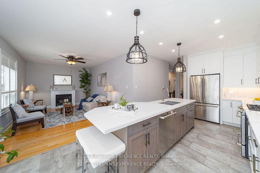 Photo 7 of 124 The Queensway, Barrie, Innis-Shore — HOMEH