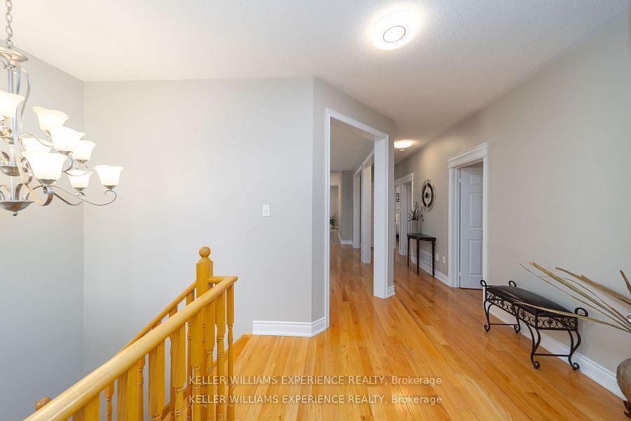 Photo 14 of 124 The Queensway, Barrie, Innis-Shore — HOMEH