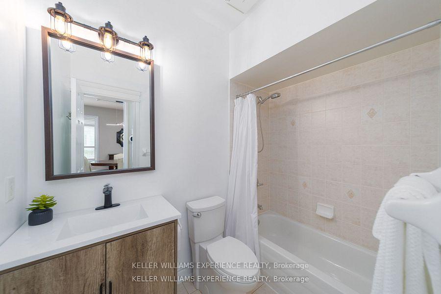 Photo 17 of 124 The Queensway, Barrie, Innis-Shore — HOMEH