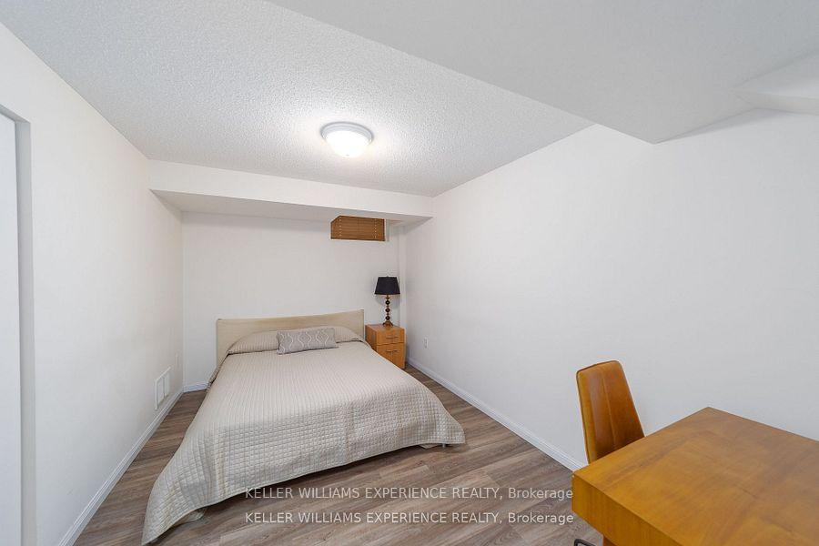 Photo 30 of 124 The Queensway, Barrie, Innis-Shore — HOMEH