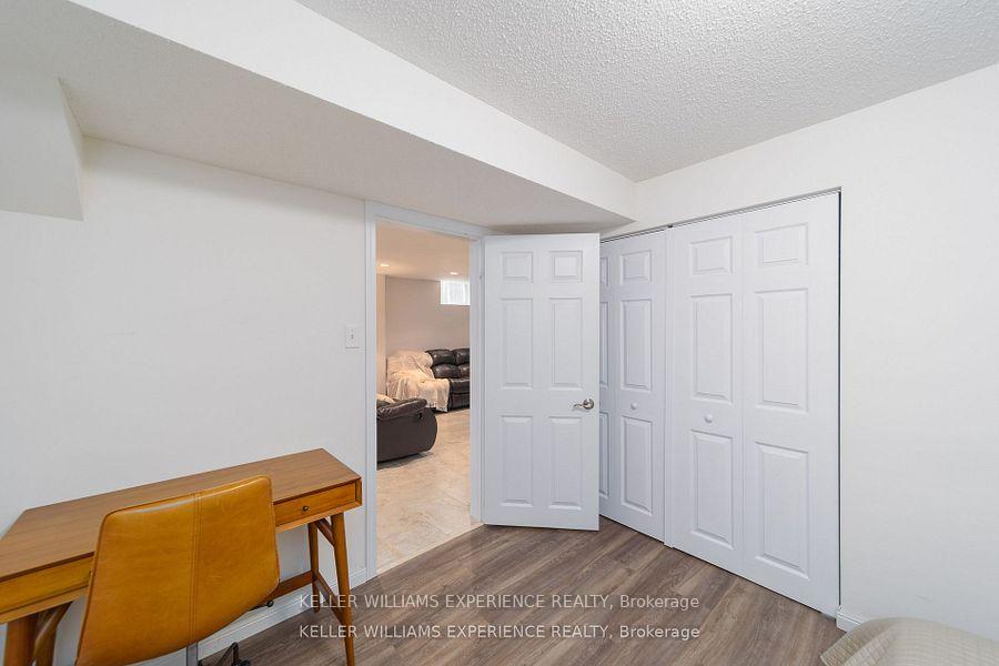 Photo 31 of 124 The Queensway, Barrie, Innis-Shore — HOMEH
