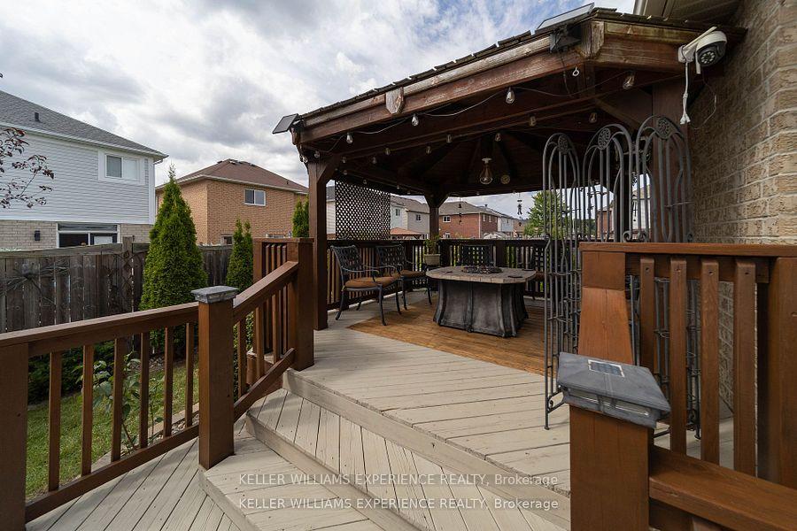 Photo 35 of 124 The Queensway, Barrie, Innis-Shore — HOMEH