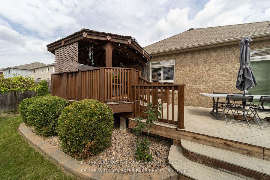 Photo 37 of 124 The Queensway, Barrie, Innis-Shore — HOMEH