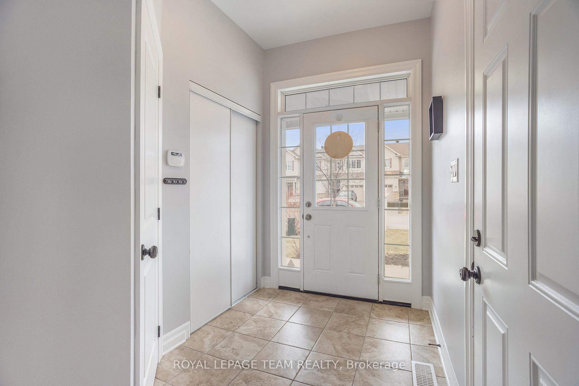 Photo 2 of 115 Laramie Crescent, Ottawa, Barrhaven - Stonebridge — HOMEH