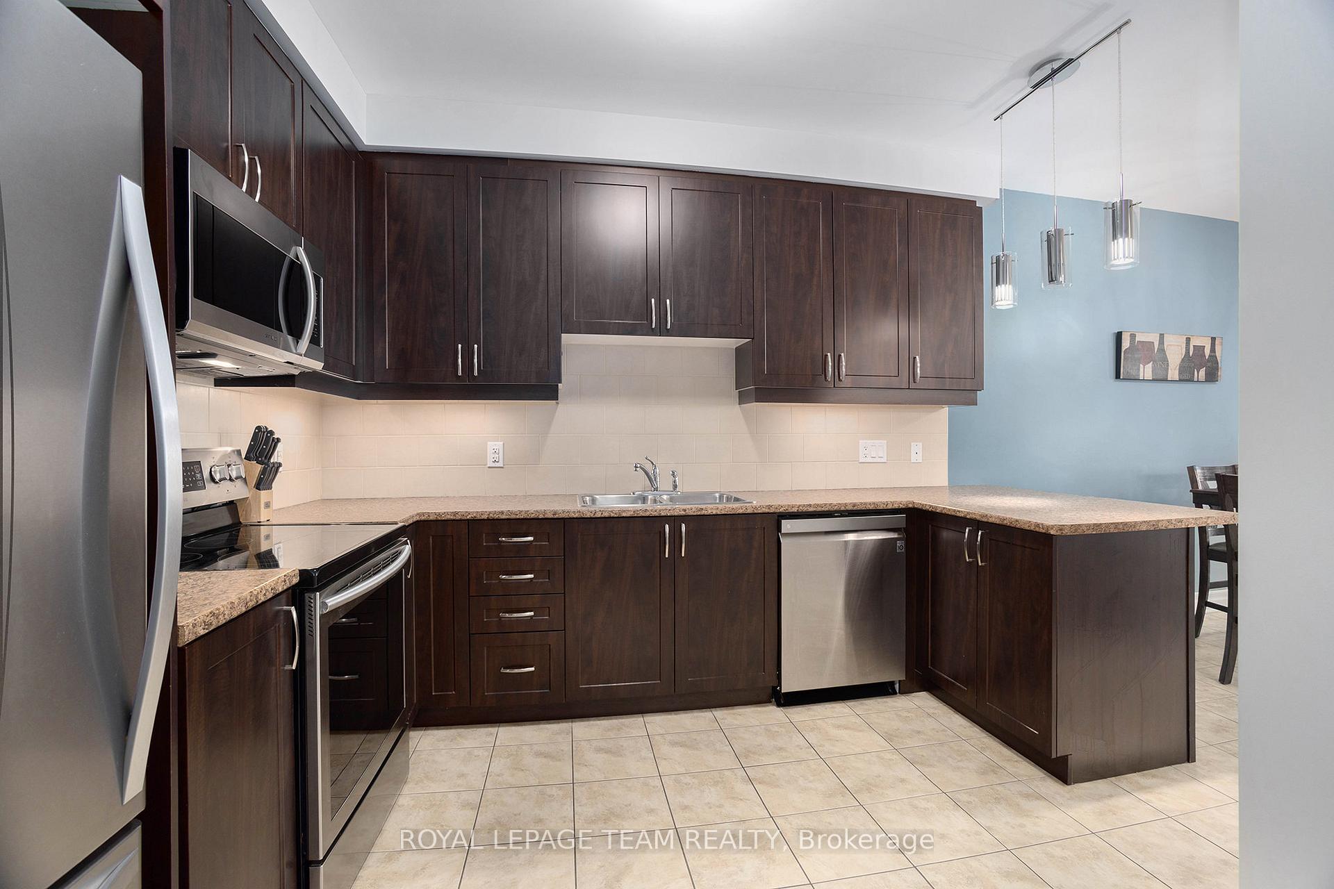 Photo 7 of 115 Laramie Crescent, Ottawa, Barrhaven - Stonebridge — HOMEH