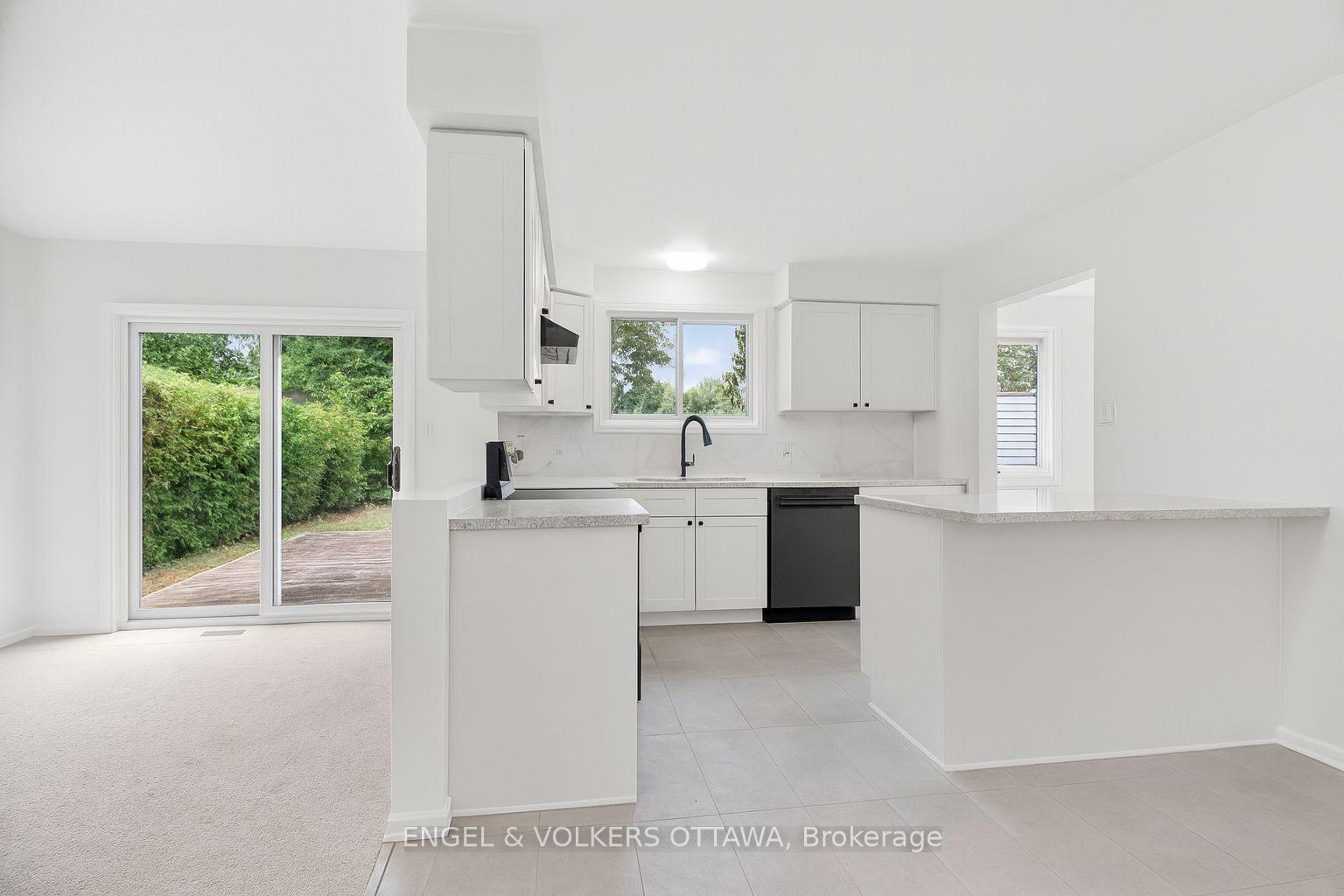 Photo 5 of 3505 Southgate Road, Ottawa, South Keys — HOMEH