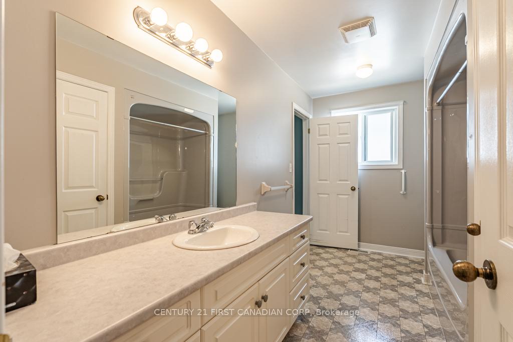 Photo 6 of 22 Tanner Drive, Pelham, Fonthill — HOMEH