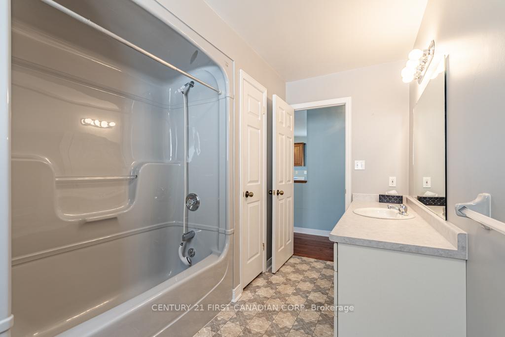 Photo 22 of 22 Tanner Drive, Pelham, Fonthill — HOMEH