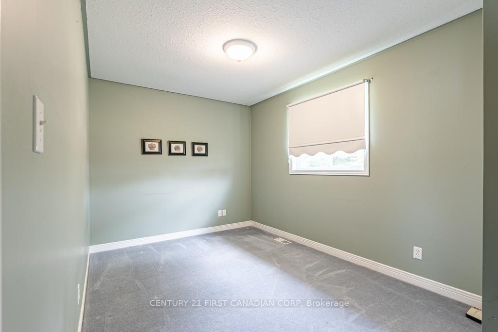 Photo 10 of 22 Tanner Drive, Pelham, Fonthill — HOMEH