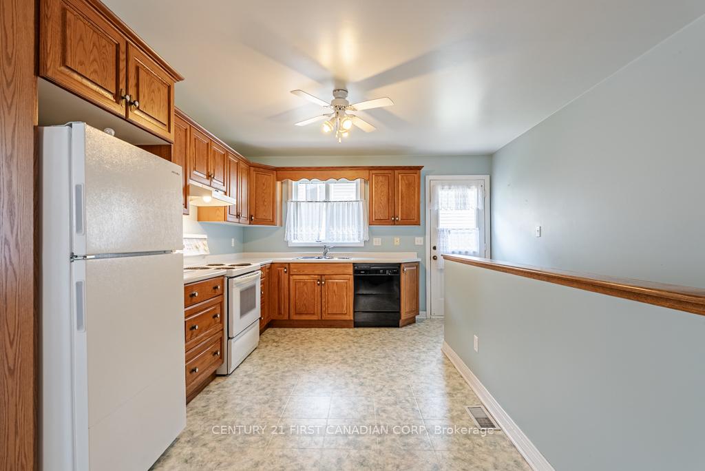 Photo 19 of 22 Tanner Drive, Pelham, Fonthill — HOMEH