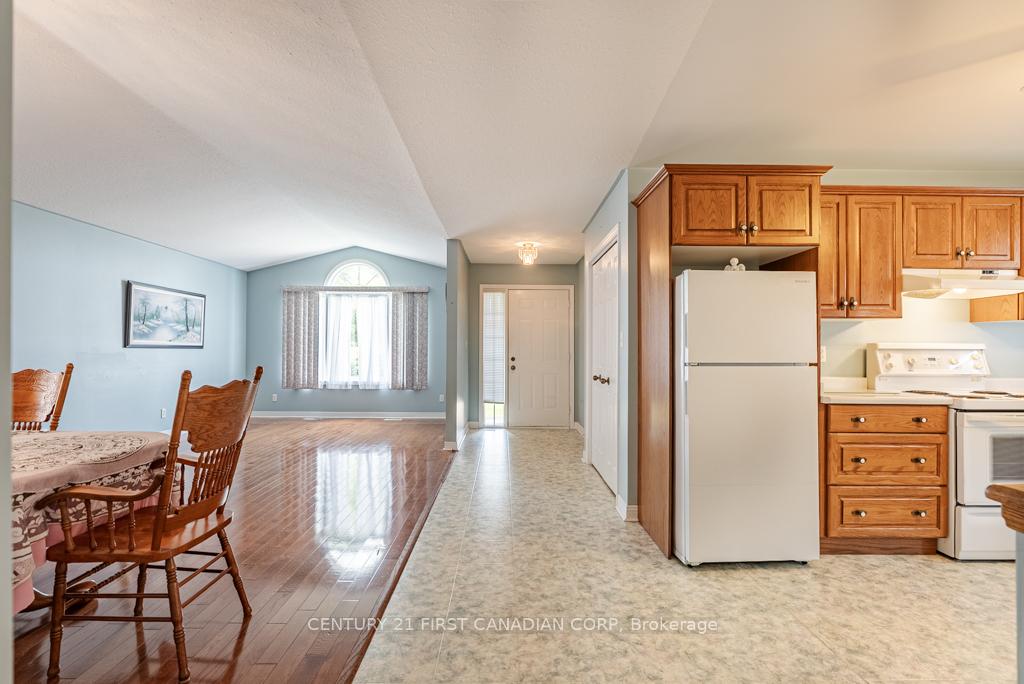Photo 30 of 22 Tanner Drive, Pelham, Fonthill — HOMEH