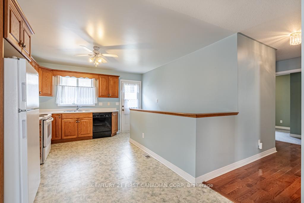 Photo 26 of 22 Tanner Drive, Pelham, Fonthill — HOMEH
