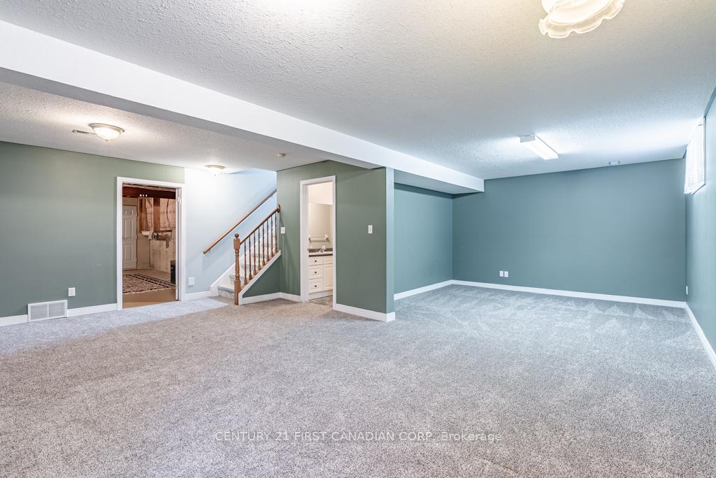 Photo 43 of 22 Tanner Drive, Pelham, Fonthill — HOMEH