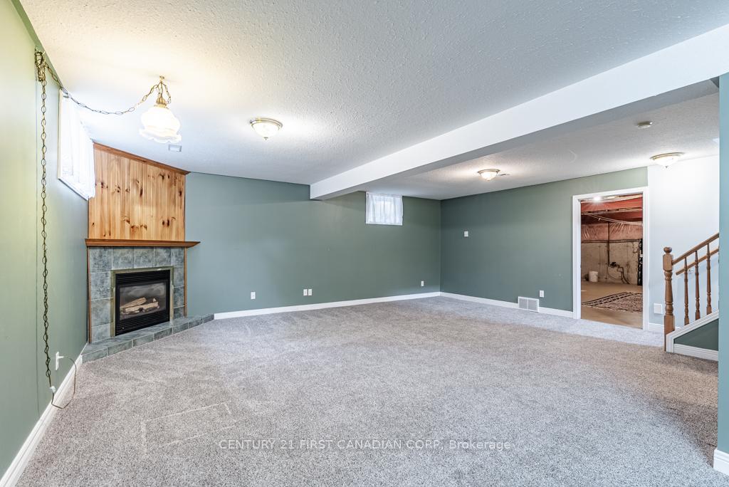 Photo 46 of 22 Tanner Drive, Pelham, Fonthill — HOMEH