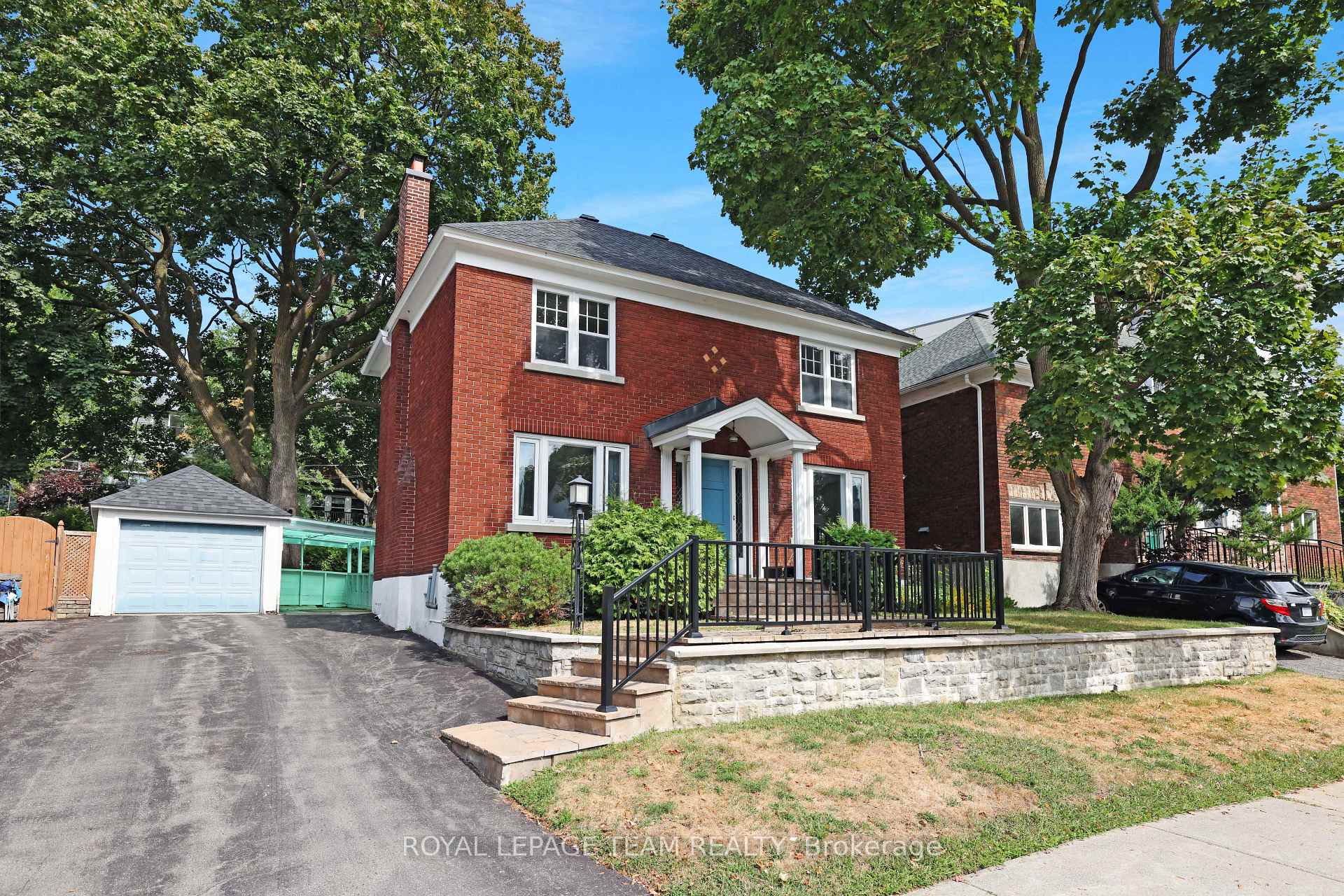Photo 10 of 17 Kippewa Drive, Ottawa, Dows Lake — HOMEH