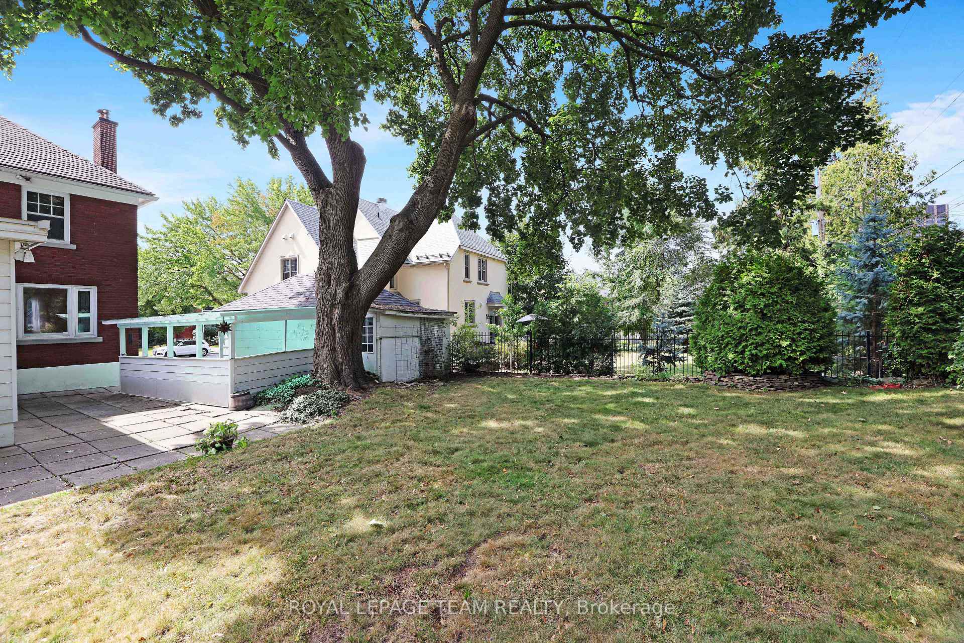 Photo 23 of 17 Kippewa Drive, Ottawa, Dows Lake — HOMEH