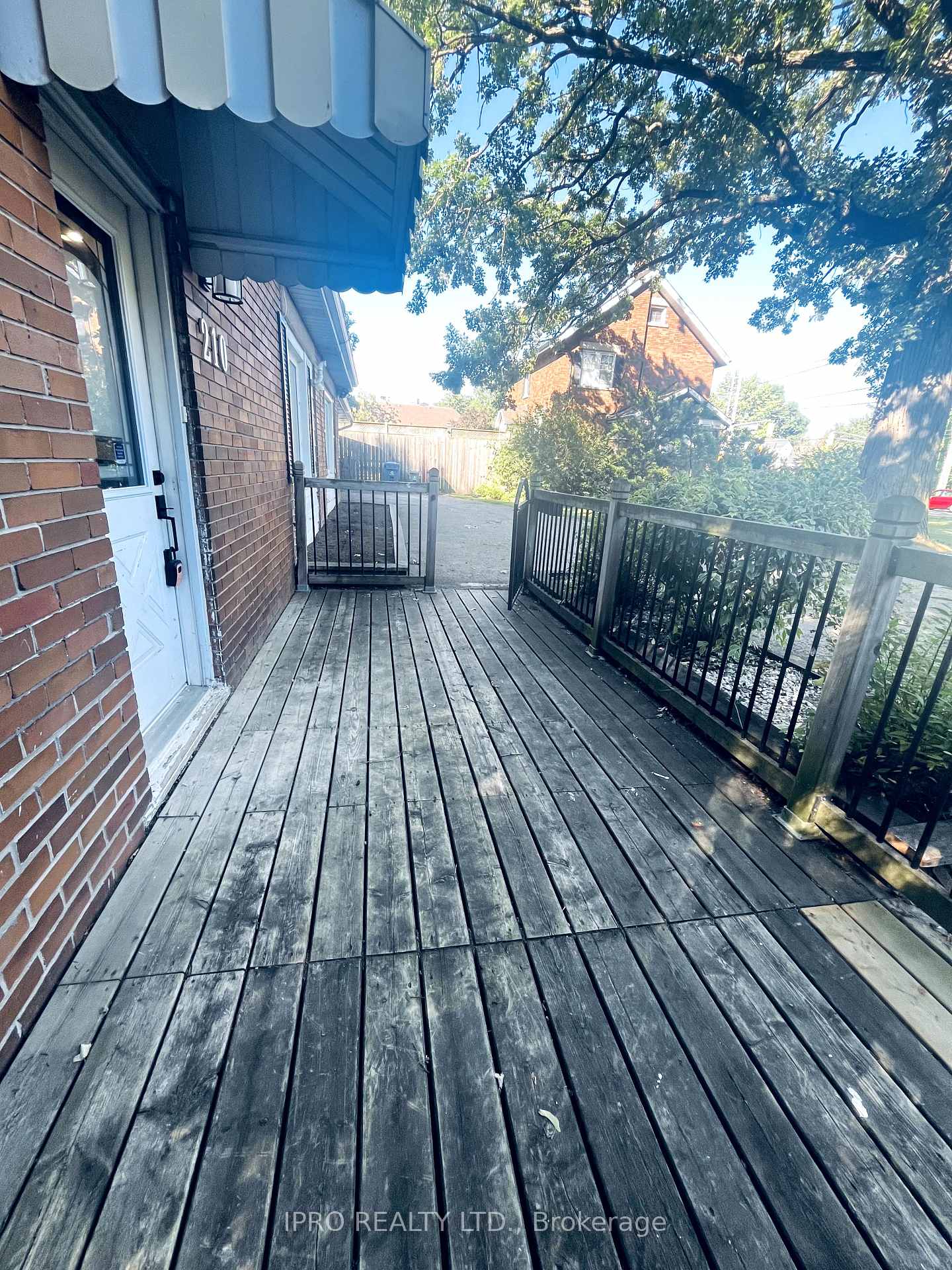 Photo 3 of Unit 1, 210 Speedvale Avenue E, Guelph, Riverside Park — HOMEH