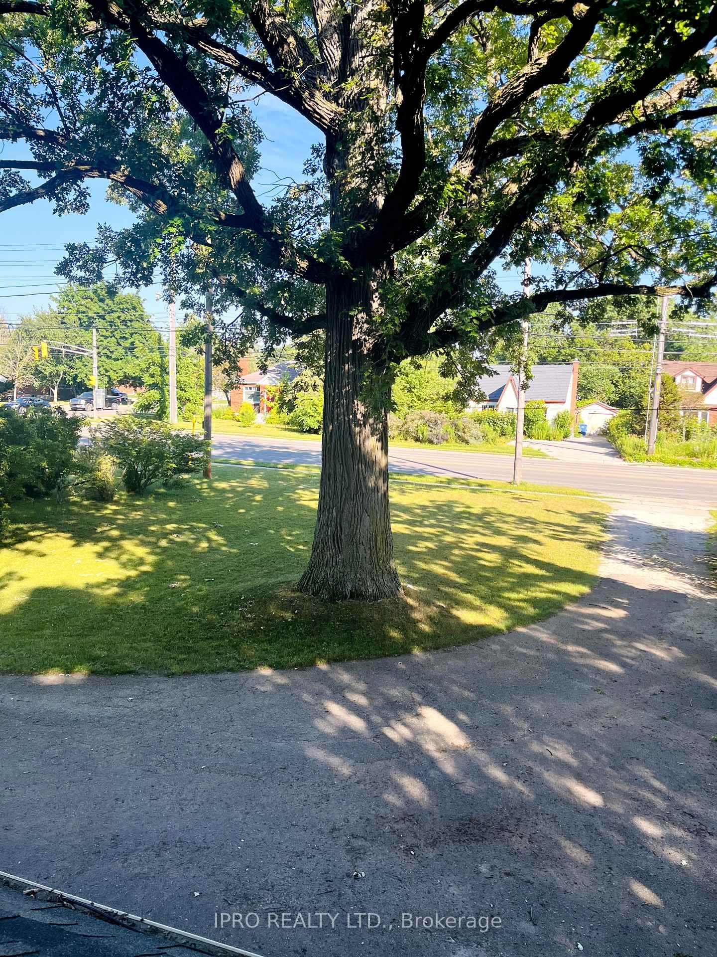 Photo 4 of Unit 1, 210 Speedvale Avenue E, Guelph, Riverside Park — HOMEH