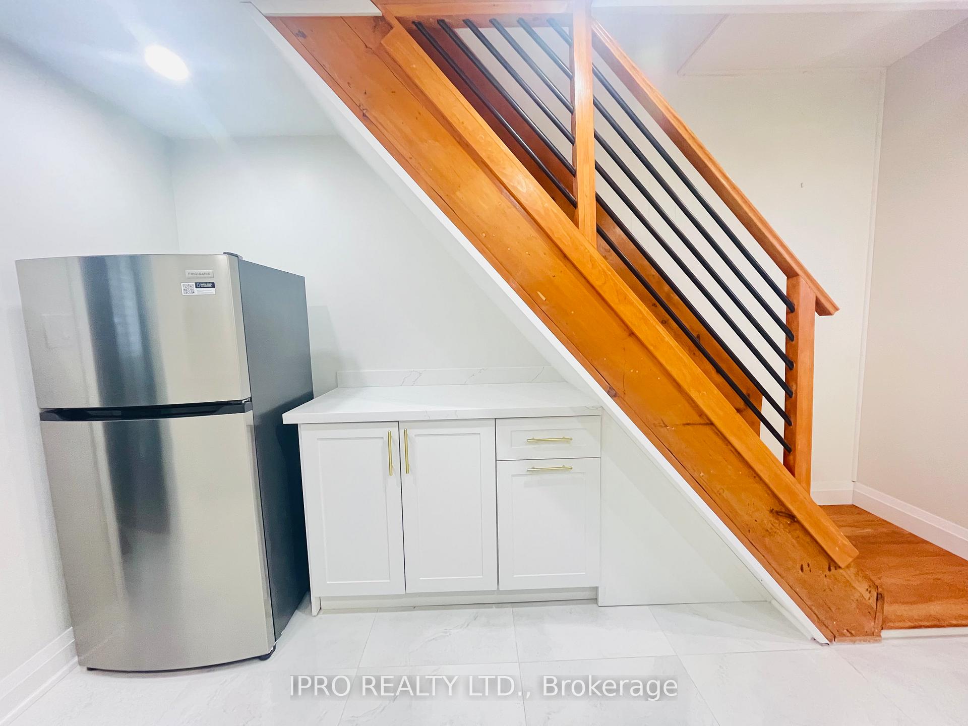 Photo 10 of Unit 1, 210 Speedvale Avenue E, Guelph, Riverside Park — HOMEH