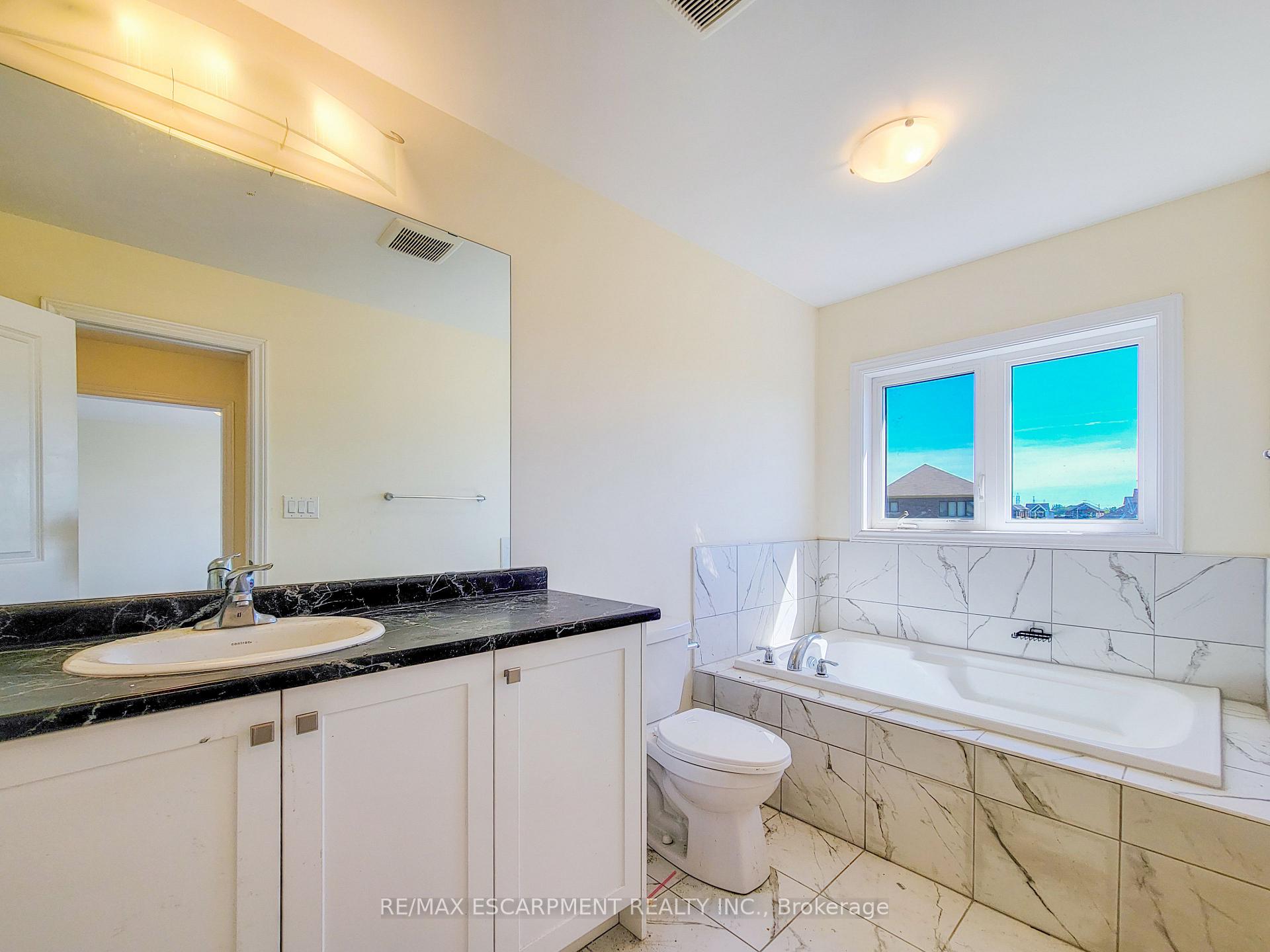 Photo 10 of 241 Vanilla Trail, Thorold, Rolling Meadows — HOMEH