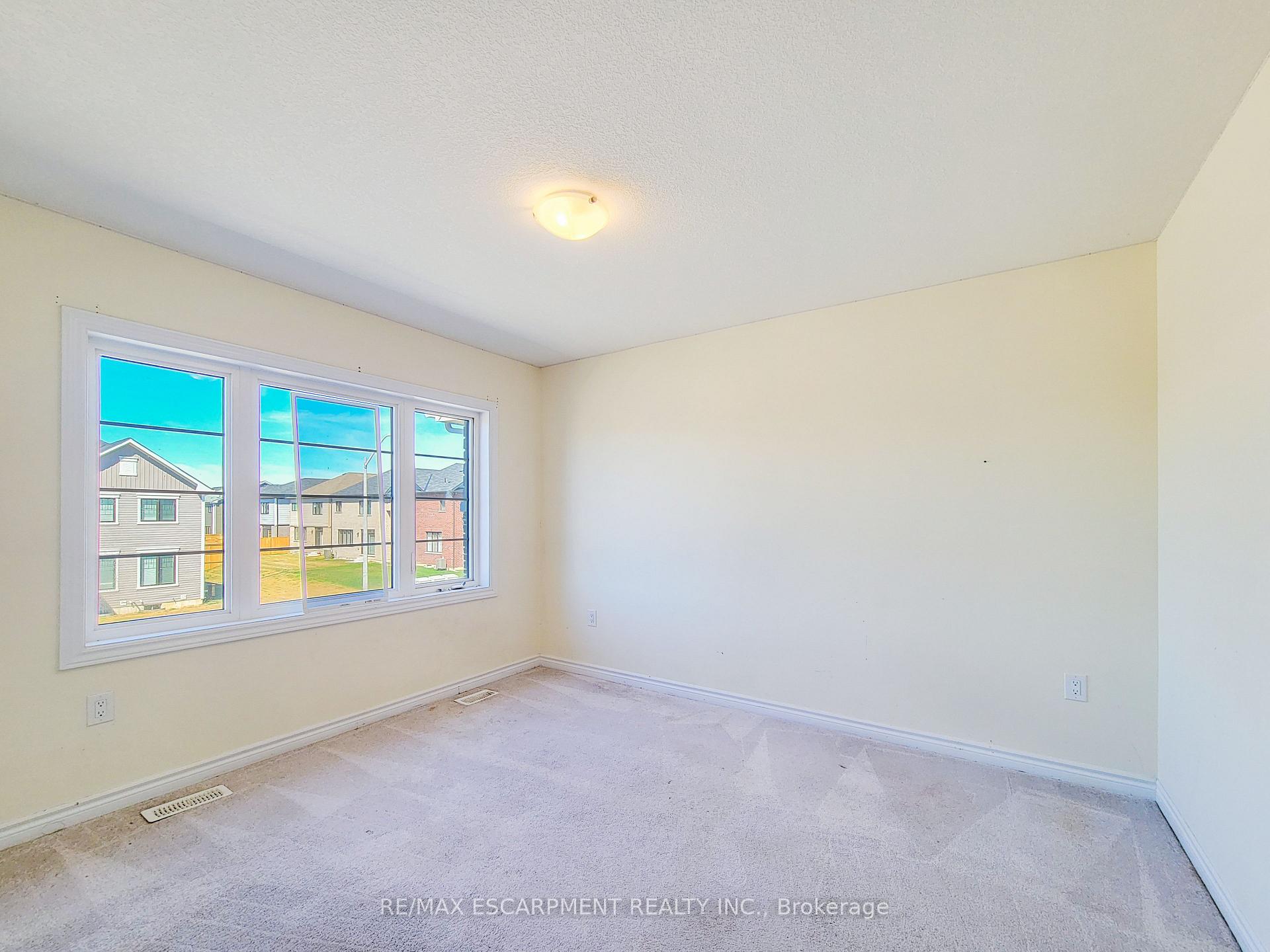 Photo 22 of 241 Vanilla Trail, Thorold, Rolling Meadows — HOMEH