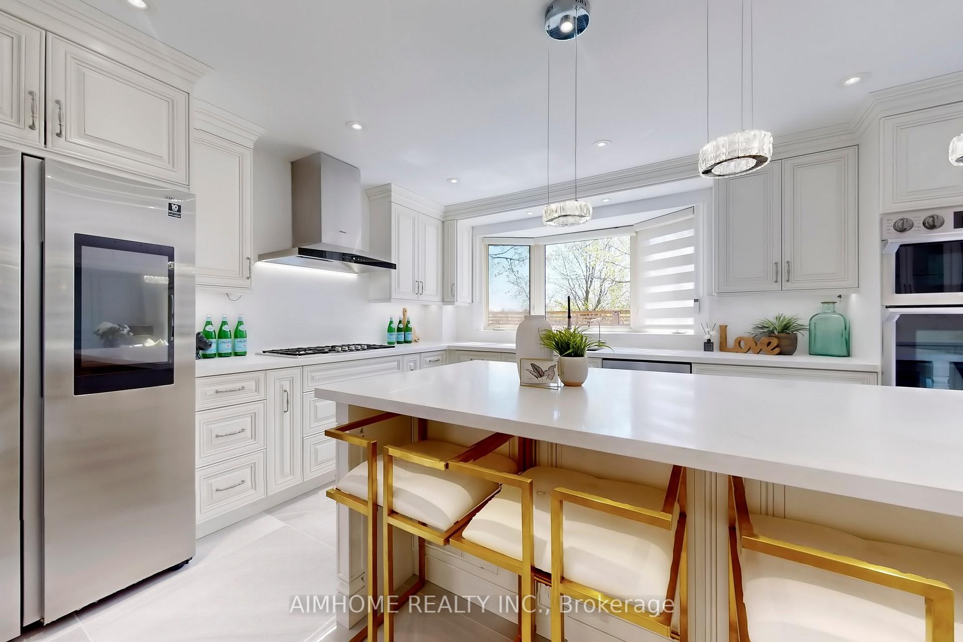 Photo 13 of 24 Tilman Circle, Markham, Markham Village — HOMEH