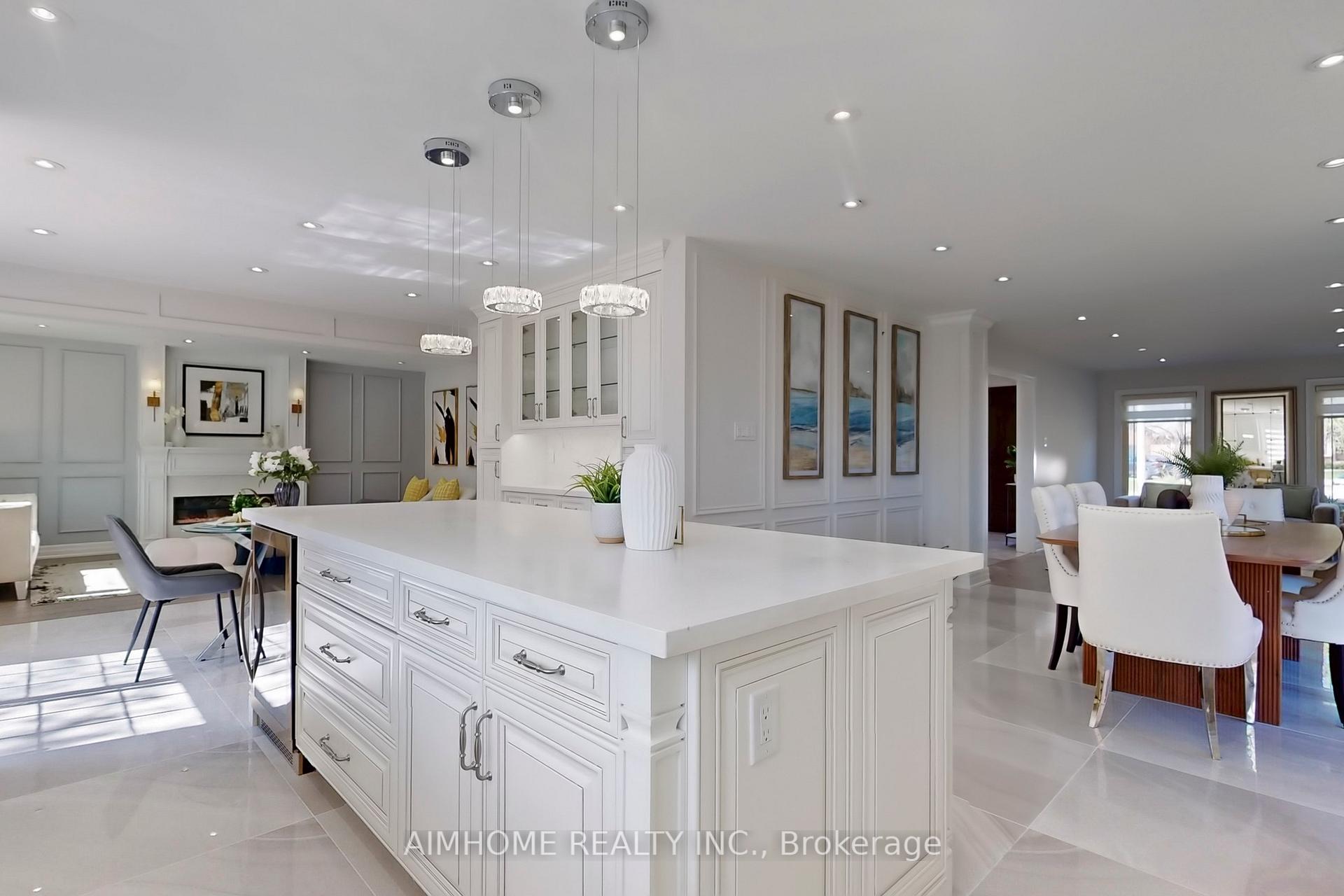 Photo 14 of 24 Tilman Circle, Markham, Markham Village — HOMEH