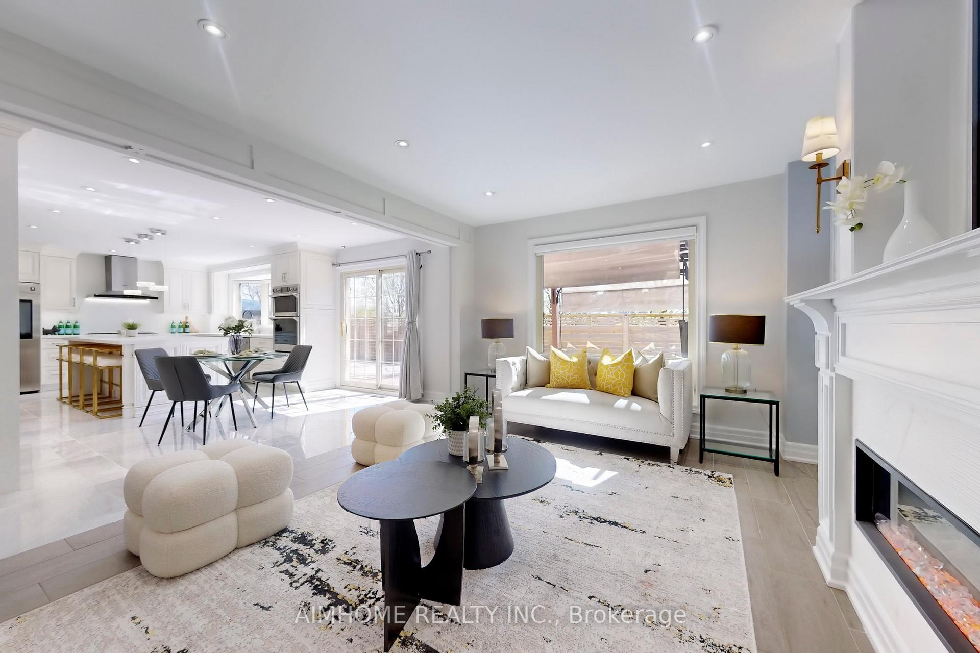 Photo 12 of 24 Tilman Circle, Markham, Markham Village — HOMEH