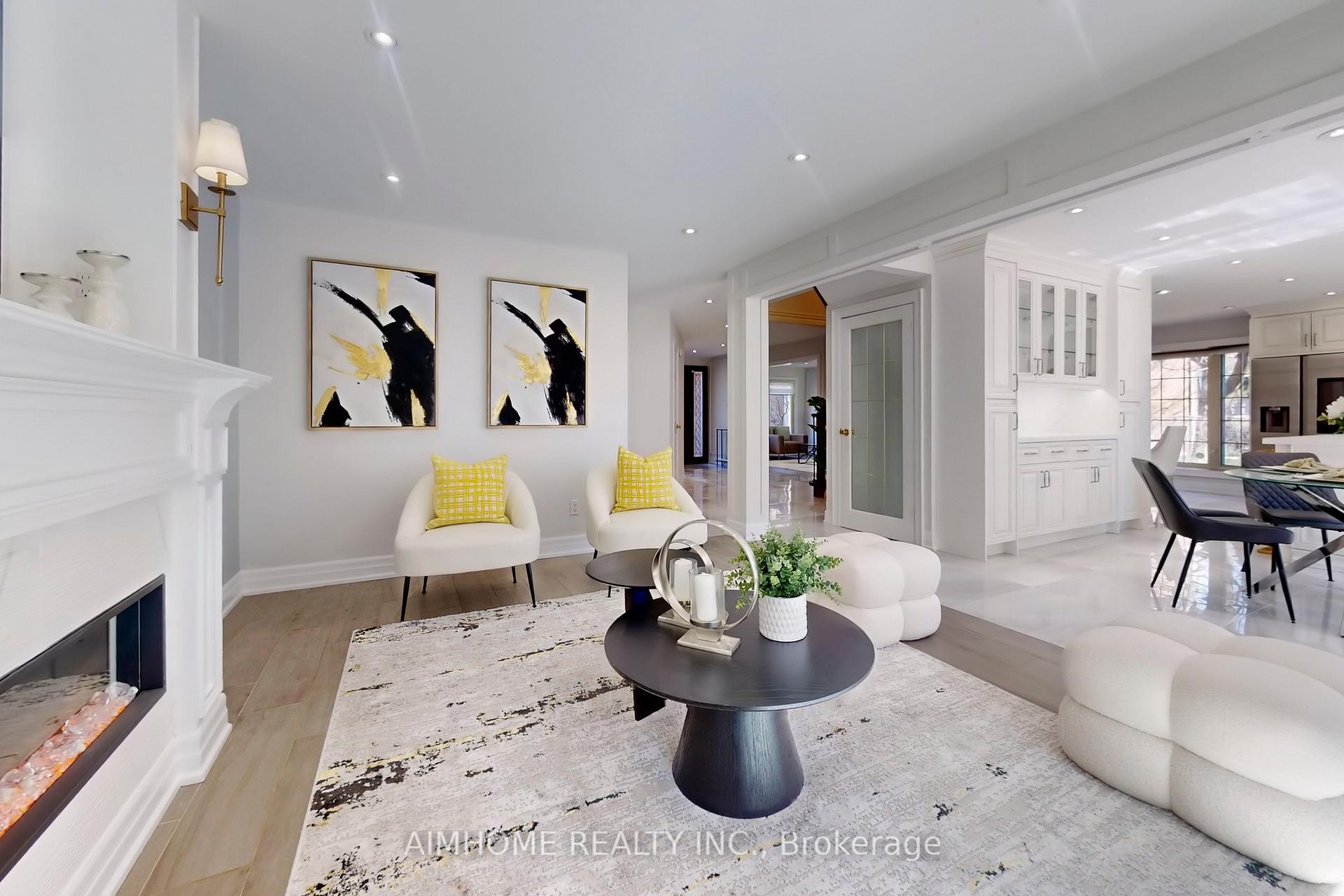 Photo 7 of 24 Tilman Circle, Markham, Markham Village — HOMEH