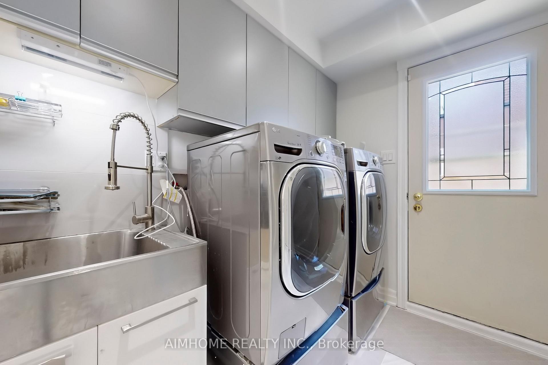 Photo 16 of 24 Tilman Circle, Markham, Markham Village — HOMEH